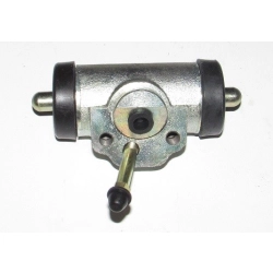 Cylinderek hamulcowy lewy ZETOR 67112603