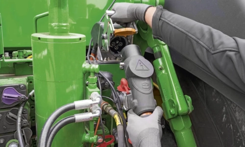 John Deere – nowoczesny ciągnik rolniczy z elektrycznym napędem i niezawodną przekładnią